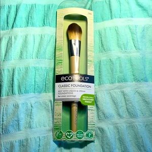 Ecotools plastic foundation brush